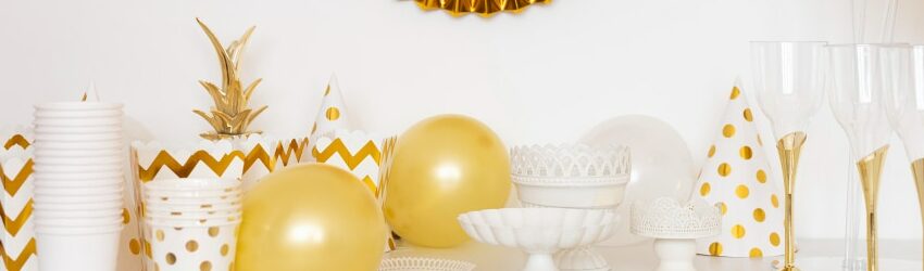 Voici donc dans cet article quelques astuces pour que votre table d’anniversaire soit la plus joliment décorée possible. 